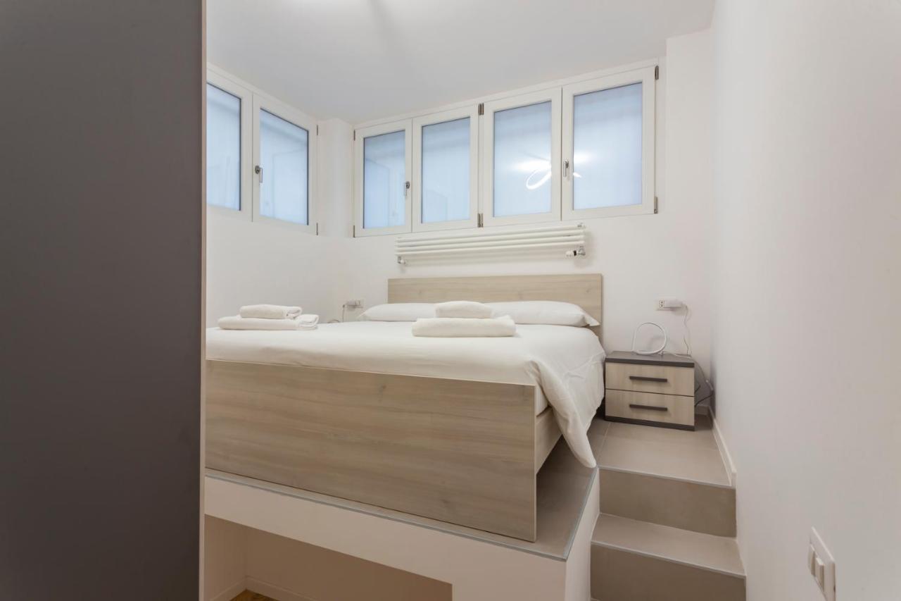 I Host Apartment - Val Strona 6 Milano Eksteriør billede