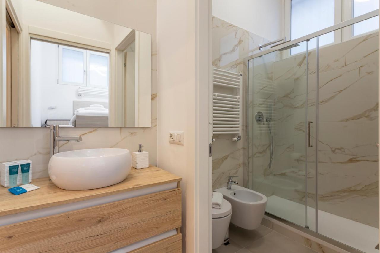 I Host Apartment - Val Strona 6 Milano Eksteriør billede