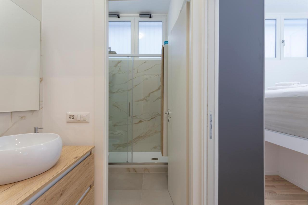 I Host Apartment - Val Strona 6 Milano Eksteriør billede